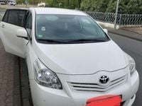 Gebraucht Toyota Verso Travel 126 PS (92 kW) 2012 Weiß Van / Kleinbus