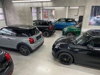 Gebraucht Mini Cooper SE 135 kW (184 PS) 2023 Britishracing green Kleinwagen