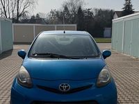 Gebraucht Toyota Aygo 68 PS (50 kW) 2013 Blau Kleinwagen