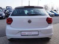 Gebraucht VW Polo 75 PS (55 kW) 2017 Weiß Kleinwagen