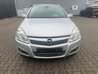 Gebraucht Opel Astra Edition 116 PS (85 kW) 2008 Silber Kombi