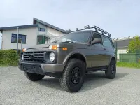 Usata Lada Urban 83 CV (61 kW) 2017 Marrone SUV