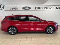 Gebraucht Ford Focus Titanium 125 PS (91 kW) 2024 Fantastic red tc Kombi