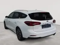 Gebraucht Ford Focus Titanium 120 PS (88 kW) 2024 Silber Limousine