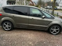 Usata Ford S-MAX 140 CV (102 kW) 2010 Verde Monovolume