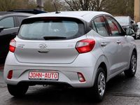 Gebraucht Hyundai i10 Select 67 PS (49 kW) 2021 Silber Kleinwagen