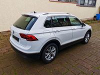 gebraucht VW Tiguan TDI 4MOTION DSG LED HIGHLINE Autom Kamera AHK HUD weiß