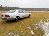 Gebraucht Mercedes E200 Elegance 136 PS (100 kW) 1998 Silber Limousine