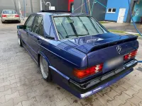 Gebraucht Mercedes 190 136 PS (100 kW) 1992 Blau Limousine