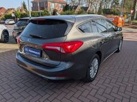 Gebraucht Ford Focus Titanium 120 PS (88 kW) 2020 Grau Kombi