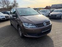 Gebraucht VW Sharan Trendline 150 PS (110 kW) 2011 Braun Van / Kleinbus