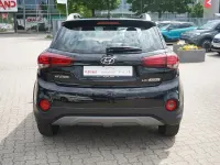 Gebraucht Hyundai i20 Advantage 101 PS (74 kW) 2020 Schwarz Kleinwagen