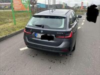 Gebraucht BMW 320e 163 PS (119 kW) 2022 Grau Kombi