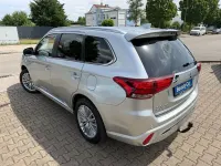 Gebraucht Mitsubishi Outlander P-HEV Plus 135 PS (99 kW) 2020 Silber SUV