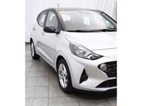 Gebraucht Hyundai i10 84 PS (61 kW) 2023 Sleek silver/ phantom black / Kleinwagen