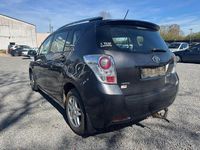 Gebraucht Toyota Verso Basis 126 PS (92 kW) 2011 Grau Van / Kleinbus