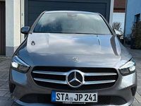 Gebraucht Mercedes B200 150 PS (110 kW) 2019 Grau Van / Kleinbus