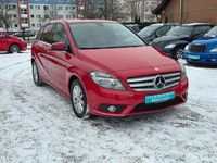 Gebraucht Mercedes B180 122 PS (89 kW) 2012 Rot Van / Kleinbus