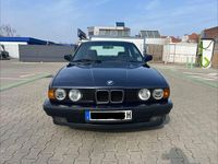 Gebraucht BMW 525 192 PS (141 kW) 1990 Blau Limousine