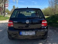 Gebraucht VW Golf IV 75 PS (55 kW) 2002 Schwarz Kleinwagen