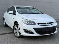 Gebraucht Opel Astra 101 PS (74 kW) 2012 Schneeweiss/summitwhite/arctic Kleinwagen