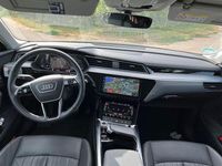 Second-hand Audi e-tron Ambiente 300 kW (408 CP) 2022 Albastru SUV