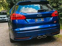 Usata Ford Focus ST 185 CV (136 kW) 2017 Blu Station wagon