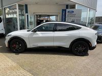 Gebraucht Ford Mustang Mach-E 258 kW (351 PS) 2023 Weiß mit perleffekt SUV