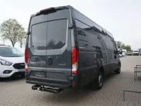 Gebraucht Iveco Daily 175 PS (128 kW) 2023 Grau Van
