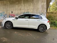 Gebraucht VW Golf VIII R-line 150 PS (110 kW) 2024 Weiß Limousine