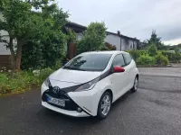 Gebraucht Toyota Aygo 69 PS (50 kW) 2016 Weiß Kleinwagen
