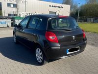 Gebraucht Renault Clio II 75 PS (55 kW) 2007 Schwarz Kleinwagen