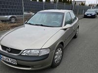Gebraucht Opel Vectra 110 PS (80 kW) 1996 Gold Limousine