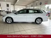 Gebraucht VW Golf VIII 150 PS (110 kW) 2022 Weiß Limousine