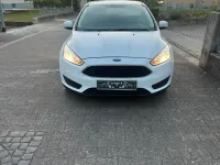 Gebraucht Ford Focus 100 PS (73 kW) 2015 Weiß Kleinwagen