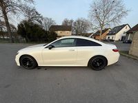 Gebraucht Mercedes E220 194 PS (142 kW) 2020 Weiß Coupé