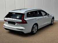 Gebraucht Volvo V60 Momentum 150 PS (110 kW) 2019 Weiß Kombi