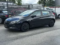 Gebraucht Opel Astra Selection 101 PS (74 kW) 2016 Schwarz Limousine