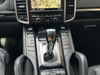 Second-hand Porsche Cayenne 245 CP (180 kW) 2011 Negru SUV