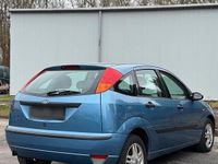 Usata Ford Focus 101 CV (74 kW) 2002 Blu Utilitaria