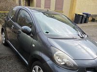 Gebraucht Toyota Aygo 68 PS (50 kW) 2010 Grau Kleinwagen