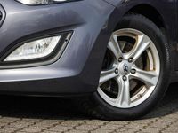 Gebraucht Hyundai i30 Trend 110 PS (80 kW) 2015 Grau Kombi