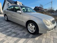Gebraucht Mercedes E220 150 PS (110 kW) 2004 Silber Limousine