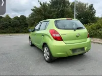 Gebraucht Hyundai i20 86 PS (63 kW) 2012 Grün Kleinwagen