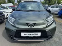Gebraucht Toyota Aygo X Style 72 PS (52 kW) 2022 Cardamon green metallic/ night sky black SUV