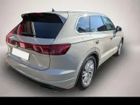 Gebraucht VW Touareg Elegance 231 PS (169 kW) 2024 Manufacturer SUV