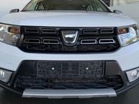 Gebraucht Dacia Sandero Celebration 90 PS (66 kW) 2017 Weiss/ arktisweiss / uni Kleinwagen
