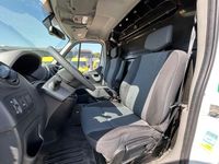 Gebraucht Renault Master R.S. 131 PS (96 kW) 2017 Weiß Van / Kleinbus