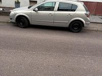 Gebraucht Opel Astra 102 PS (75 kW) 2007 Silber Kleinwagen