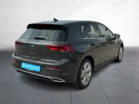 Gebraucht VW Golf VIII Style 131 PS (96 kW) 2024 Grau Limousine